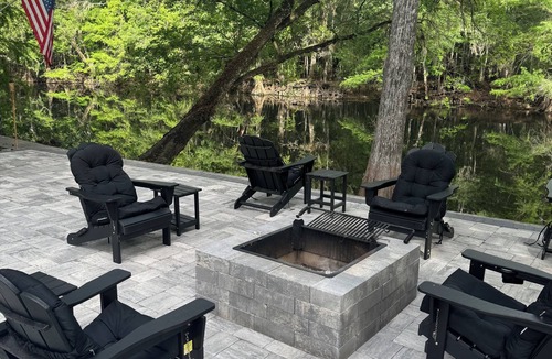Dunnellon House | Withlachoochee River Retreat - minutes from the Rainbow