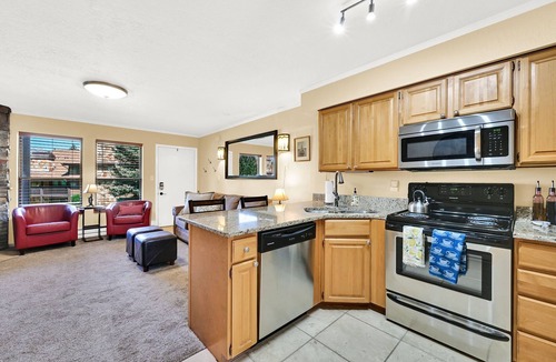 Wolf Creek Condo | Wolfstone Basecamp | Cozy Eden Condo with Pool & Hot Tub