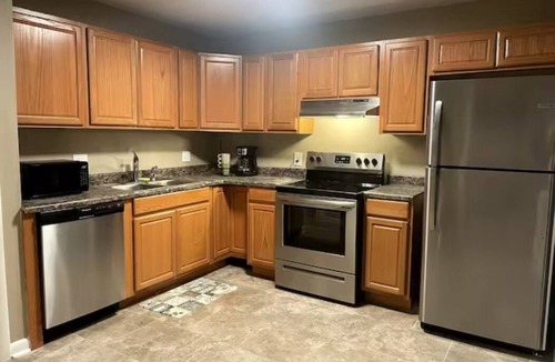 Warner Robins Condo | Wonderful 2-BR Condo/3mi. from Aviation Museum