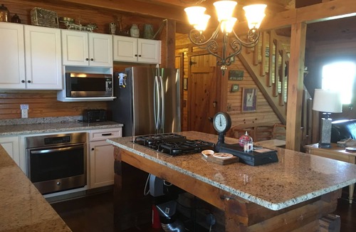 St. Charles House | Wonderful Oak Log Home on the Mississippi River