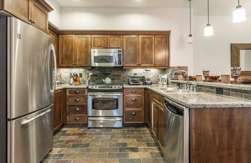 Woodwinds House | Woodwinds Townhouse with Hot Tub