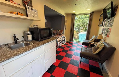 Fort Sill House | WWHT Rooftop View @InnHabit—Family & Couples Slp 8