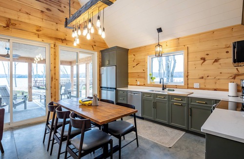 Restoule Cabin | Xenia Luxury Lakefront Cottage w/ Hot Tub & Sauna