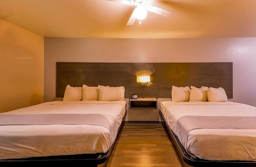 Sweet Home Hotel | You Found it! With Outdoor Pool Access, Free Parking, Near Dairy Queen Yoakum!