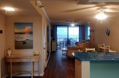 Navarre Beach Condo | Your Beachfront Oasis Awaits!