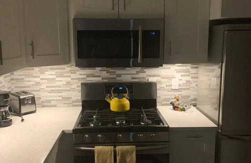 Livingston Apartment | Your Bright, Confortable, Cozy Second Home