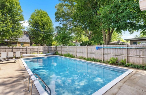 Holcomb House | Your friendly neighborhood Airbnb