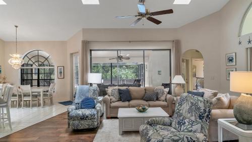 Crystal River House | Your Manatee and Scalloping Adventure Retreat in Crystal River