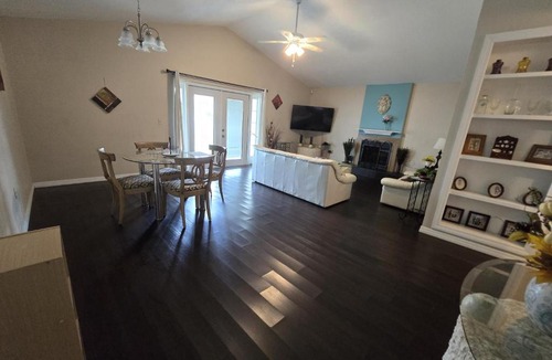 Lakeland House | Your Spacious Home