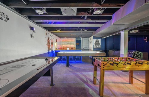 Indianapolis Villa | Zestlife-HeatedPool-LuxeEscp-ThemedRooms-GameRoom
