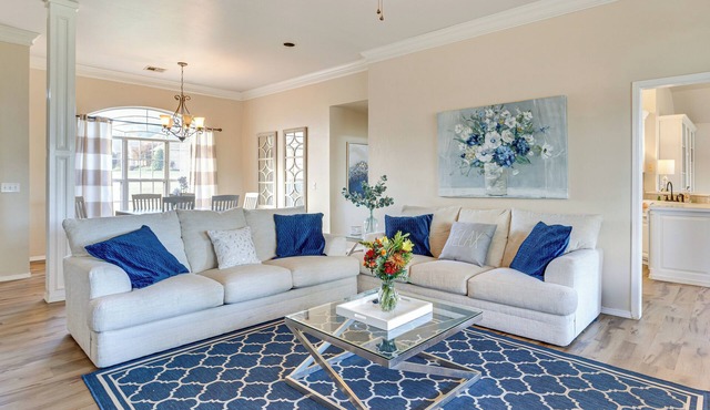 < 1 Mi to Oak Tree National: Cozy Getaway!