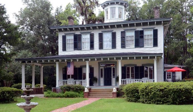 1872 Denham Inn