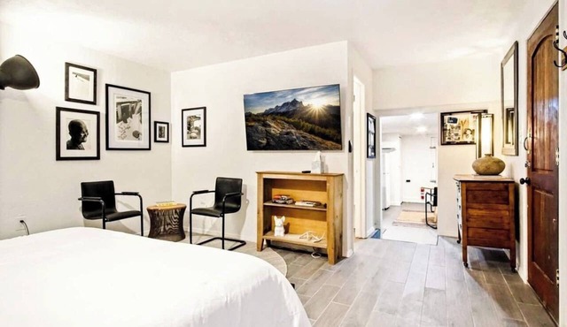 1BR 4 mins from OCU — easy base for a semester, work, and medical travel #C2