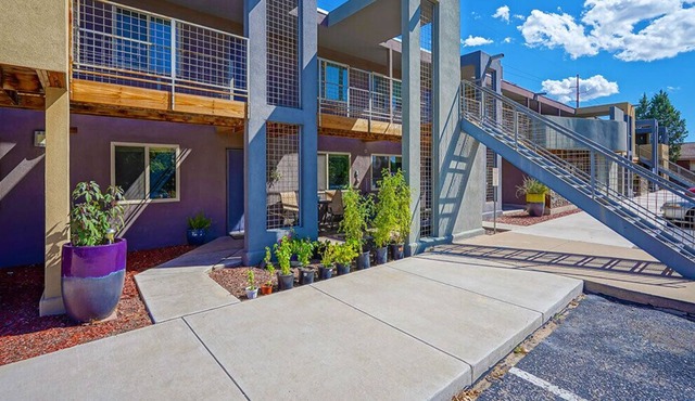 2 bedroom near UNM and Presbyterian hospital