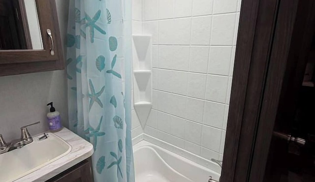 2-bedroom recreational vehicle with AC in Holly Beach Cameron, La