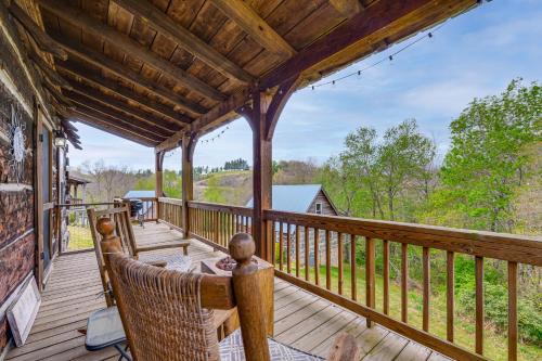 2 Mi to Blue Ridge Pkwy! Mtn Escape w/Fireplace