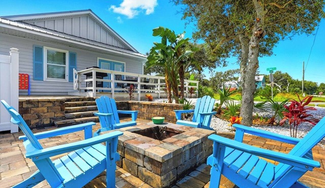 2 min walk to Beach, 2 King BR, Private Deck, Hot Tub, Grill & Fire Pit, Pets OK