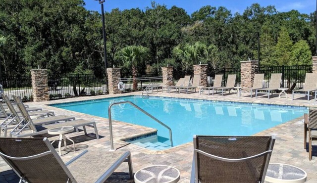 2 Pet-friendly Accommodations w/Free Breakfast and Parking, Outdoor Pool!