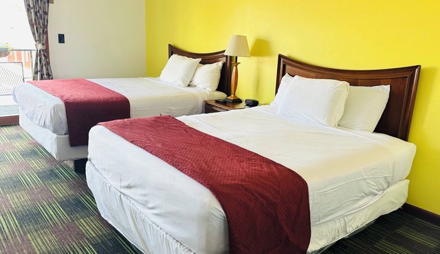2 Queen Room with Large Pool!