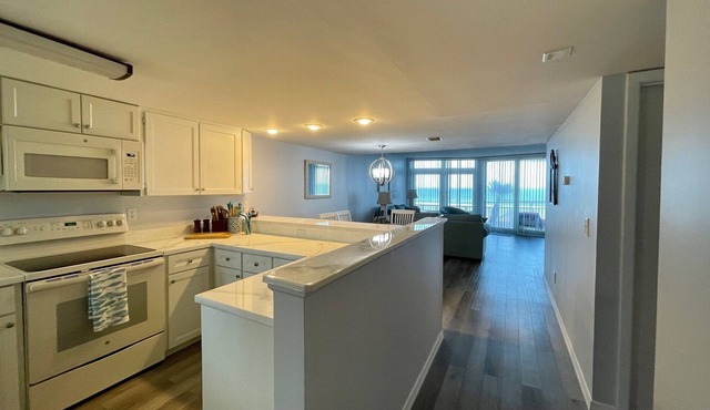 2BR/2BA 1st Floor Beachfront!