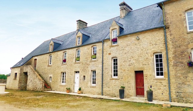 3 bedroom beautiful home in Valognes