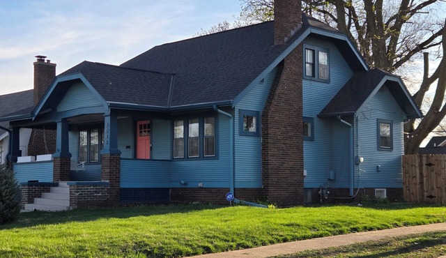 3-bedroom house in beautiful Omaha with cozy living spaces