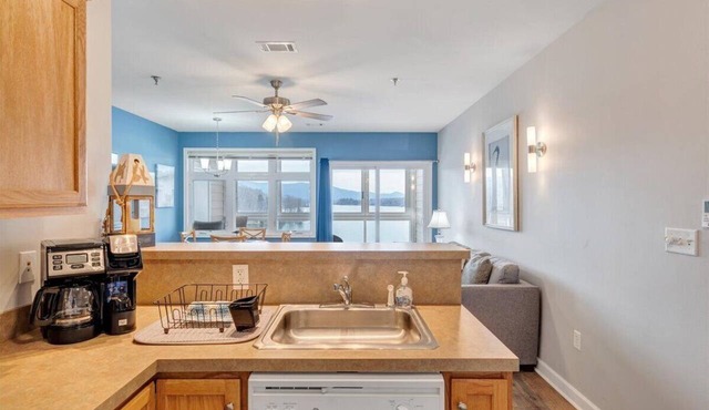 #344 Pointe - 2 Bedroom Lakefront Condo at Mariners SML
