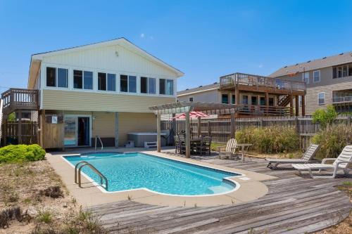 4122 - Blue White Haven in Kitty Hawk