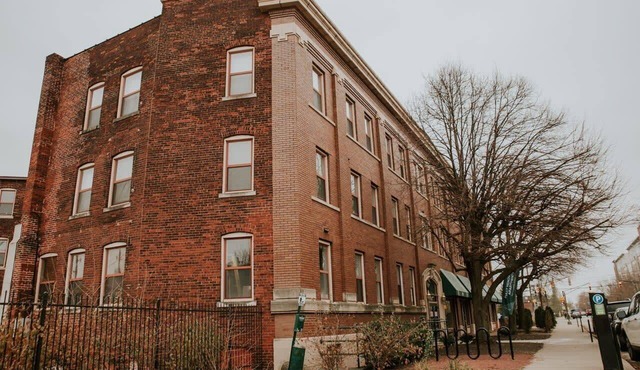 6 Cozy Combined Apartments Near Lucas Oil Stadiom