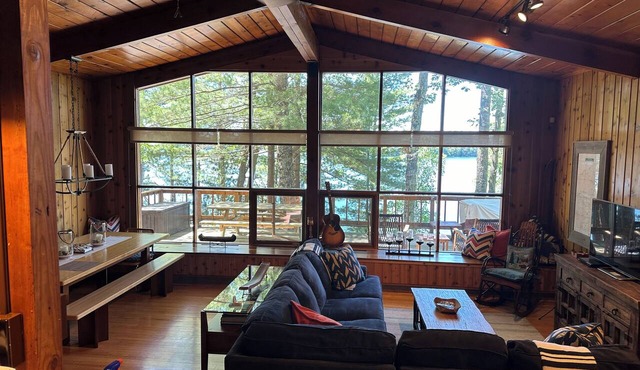 7 acre private retreat, cabin and bunk house, Rave, kayaks, paddleboat, pontoon