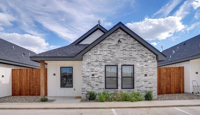 7 Mi to AFB: Central & Modern San Angelo Home