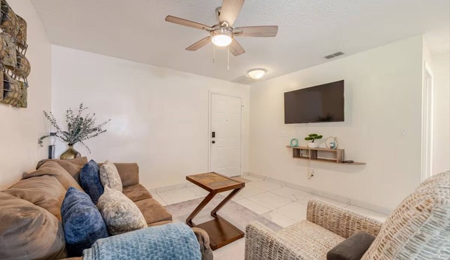 A Tranquil Hideaway in a peaceful, quiet Deltona neighborhood