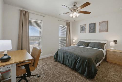 Acomm Corporate Housing Private Room, Shared Lounge I Deluxe Living!
