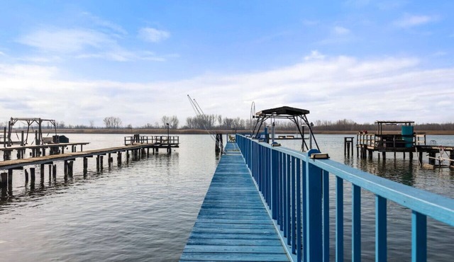 Algonac 2BR on the North Channel with Boat Parking
