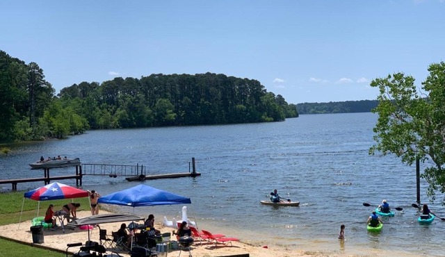Alpine Lakeview Motel Room WiFi,Sandy beach Boat Ramp,Pier,Marina,Bath House with Laundromat