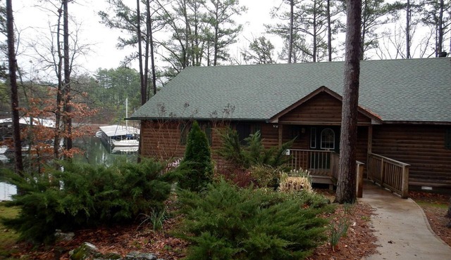 Amazing Cabin with Fireplace, Barbecue and Tennis Court in Mount Ida, Arkansas