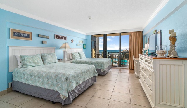 Amazing Freshly Updated Ocean Front Studio! Sleeps 4! SUMMER MEGA SALE!