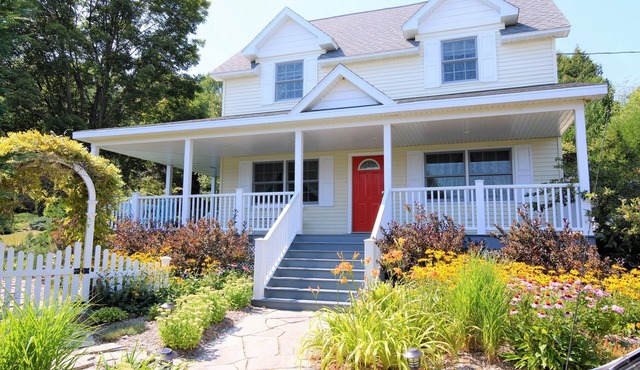 Amazing House, Amazing Garden, Downtown