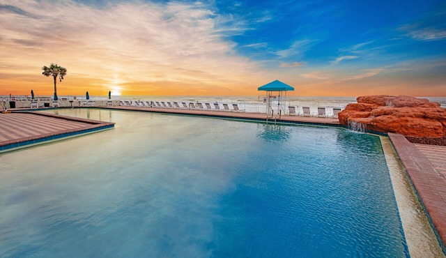 AMAZING Studio Steps Away From The Atlantic Ocean!