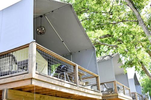Amazing Waterfront Cabin Rental for Family Vacations in Cibolo, Texas