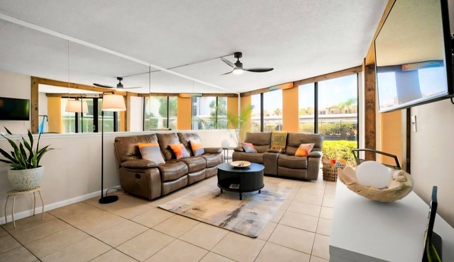 Anastasia's Treasure 2 BR 2BA/Ground Floor Great Location Beach Front Complex