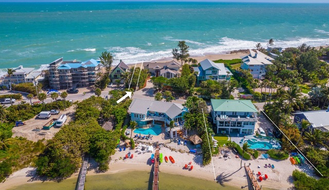 Aquarius South: Luxe 10BR/6BA , w/heated swimming pool+spa, private dock & more
