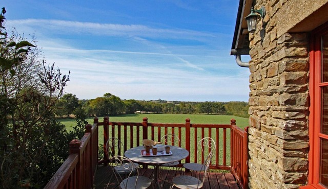 Authentic duplex in Dragey-Ronthon with wifi and pets allowed