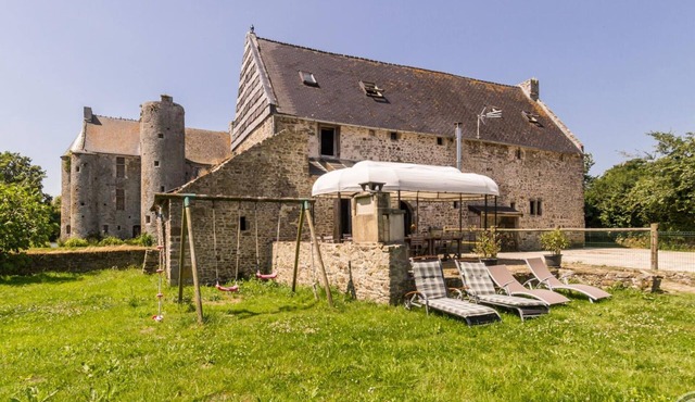 Authentic Stay at the Manor with Pets Allowed
