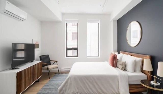 Bakan- Studio Downtown/Old Montreal