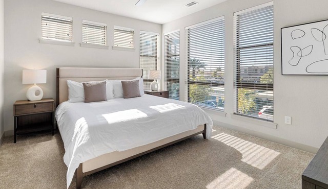 Barsala l 2BD with Pool, Fitness & Mini Golf at Castleton