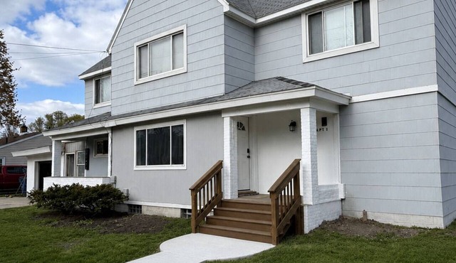 Bay City Spacious 2BR Near Parks & Shopping!