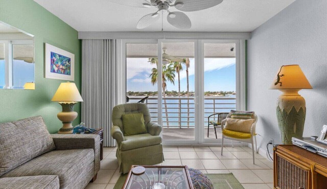 Bay Front Bahia Vista Condo 8-414