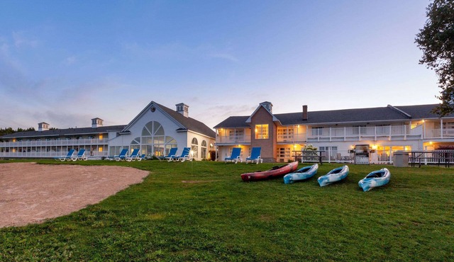 Baymont by Wyndham St. Ignace Lakefront