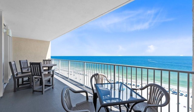 Beachfront Condo w/Breath Taking Sunset Views | Pool & Sauna | Sleeps 10
